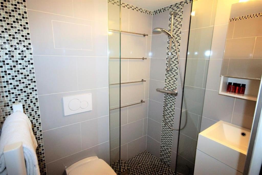 Beautiful And Cozy Apartment In The Heart Of Cannes Luaran gambar